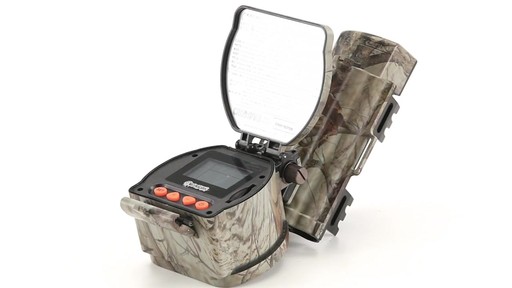 Eyecon Crossfire 7MP Invisi-Flash Trail/Game Camera Camo 360 View - image 10 from the video